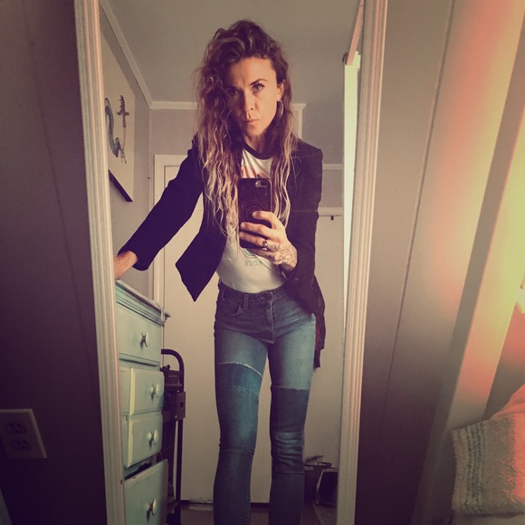 แฐEET YOแแ แญOแแผEแ โต แแผแชOE - Picture 1 of 3